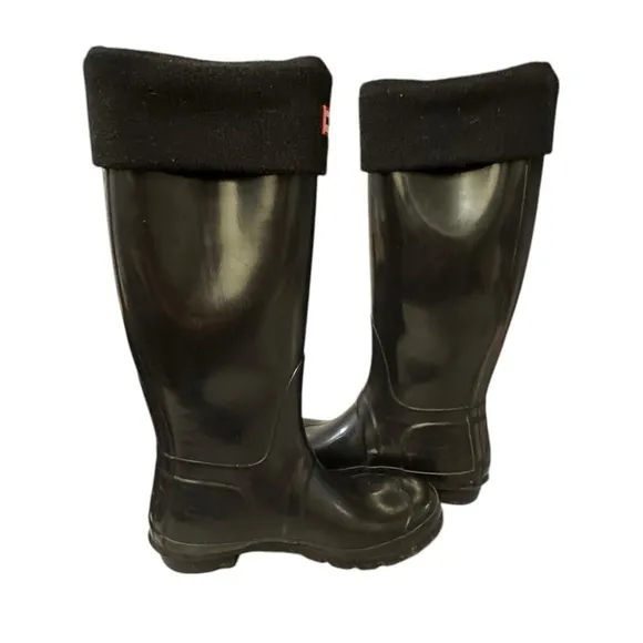 Hunter original tall high gloss with socks size 7 black