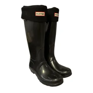 Hunter original tall high gloss with socks size 7 black
