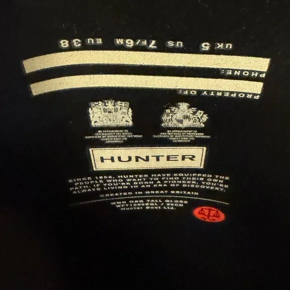 Hunter original tall high gloss with socks size 7 black