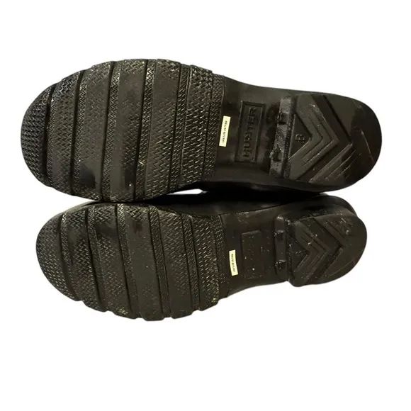 Hunter original tall high gloss with socks size 7 black