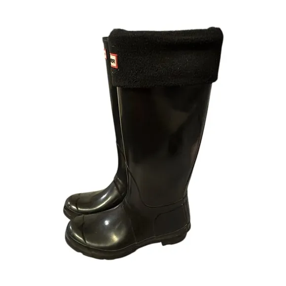 Hunter original tall high gloss with socks size 7 black