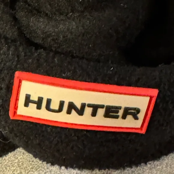Hunter original tall high gloss with socks size 7 black