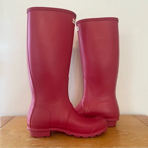 {Hunter} Original Tall Rain Boots - Dark Pink