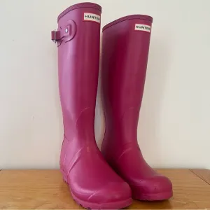 {Hunter} Original Tall Rain Boots - Dark Pink
