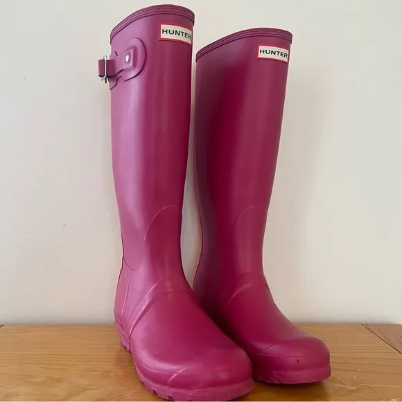 {Hunter} Original Tall Rain Boots - Dark Pink