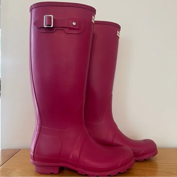 {Hunter} Original Tall Rain Boots - Dark Pink