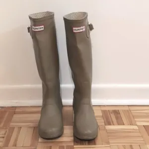 Hunter original tall rain boots size 5