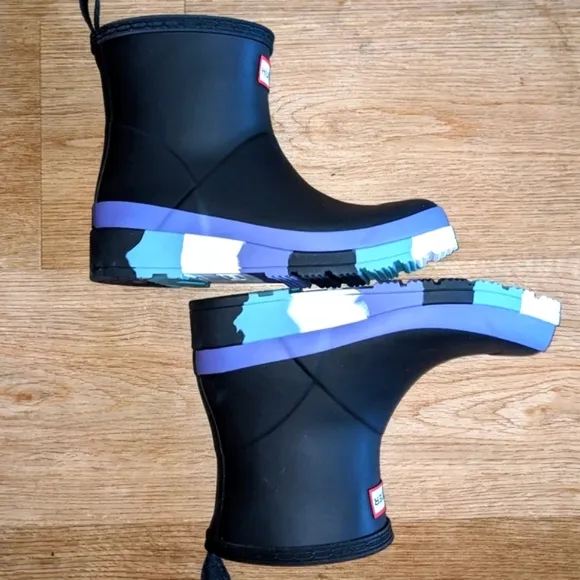 Hunter Play NWOT Short Rain Boots with Striped Soles sz 5 Euro 36​