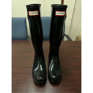 Hunter Women Black Tall Gloss Boots Size 7