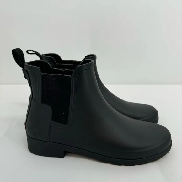 Hunter Womens Refined WFS1017RMA Black Round Toe Chelsea Short Boots Size 6 Rain