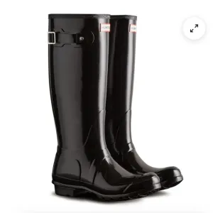 Hunters Women's Original Tall Gloss Rain Boots size 6 . Color black