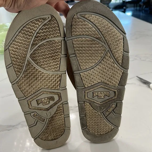 Island Pro Hawaii Suede Leather Sandals. Size 13