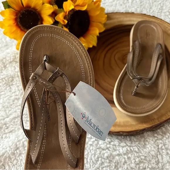 JBU by Jambu Womens Baltimore Vegan Leather Classic Print Flip-Flops