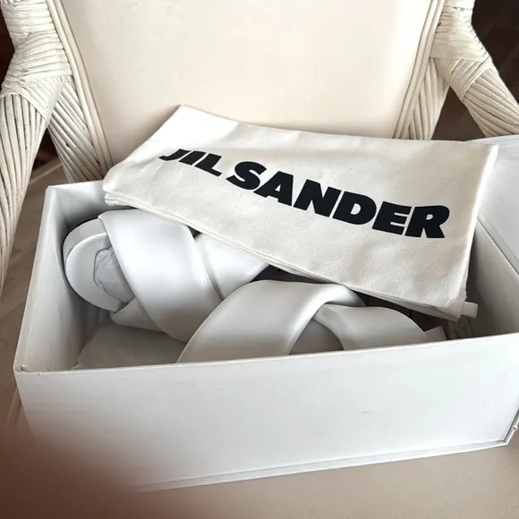 JIL SANDER Padded White Lambskin Leather Crossover Sandals/Slippers. MINT. SZ 40