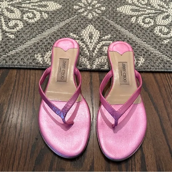 Jimmy Choo, Pink metallic leather flip-flop sandals