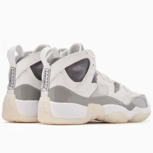 Jordan Jumpman Two Trey Womens Basketball Shoes Grey White DR9631-002 • size 8.5
