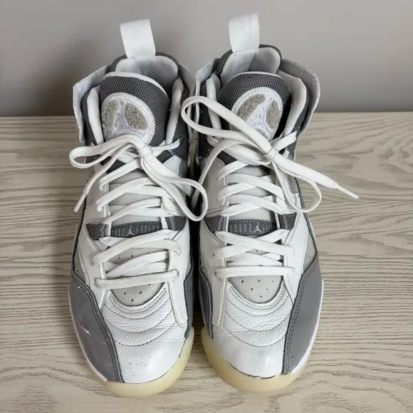 Jordan Jumpman Two Trey Womens Basketball Shoes Grey White DR9631-002 • size 8.5