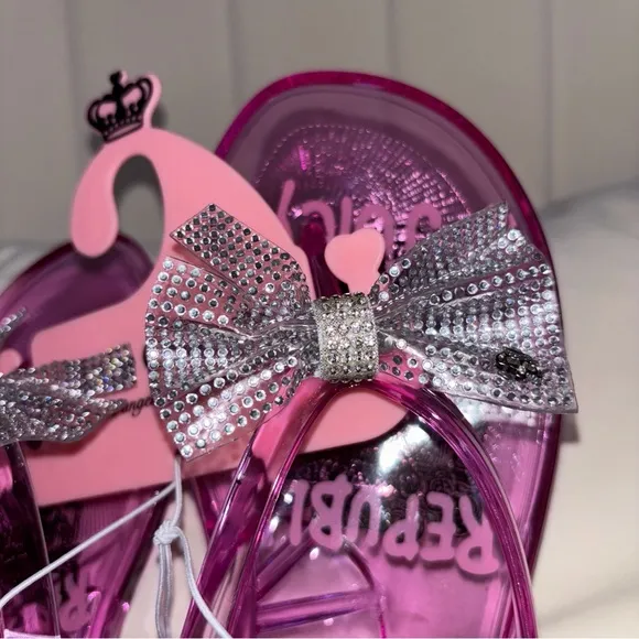 Juicy Couture Pink Jelly FlipFlops Sandals with Silver Bows