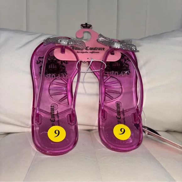 Juicy Couture Pink Jelly FlipFlops Sandals with Silver Bows