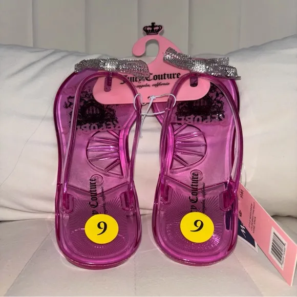 Juicy Couture Pink Jelly FlipFlops Sandals with Silver Bows