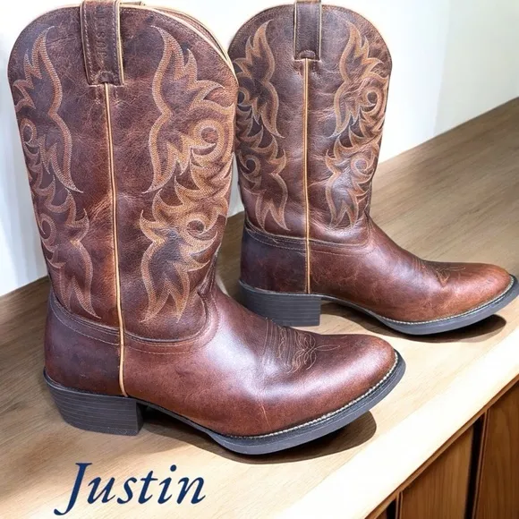 Justin Boots-Men’s size 13D style2555. Genuine leather/great stitching. Like new