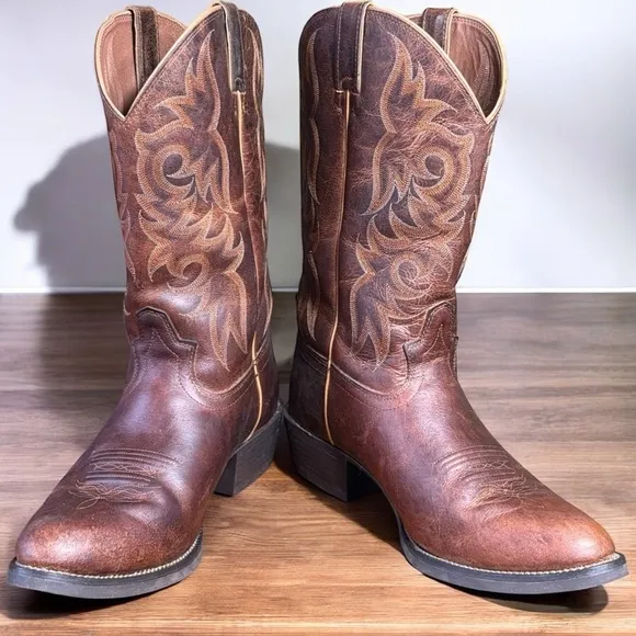 Justin Boots-Men’s size 13D style2555. Genuine leather/great stitching. Like new