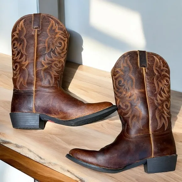 Justin Boots-Men’s size 13D style2555. Genuine leather/great stitching. Like new