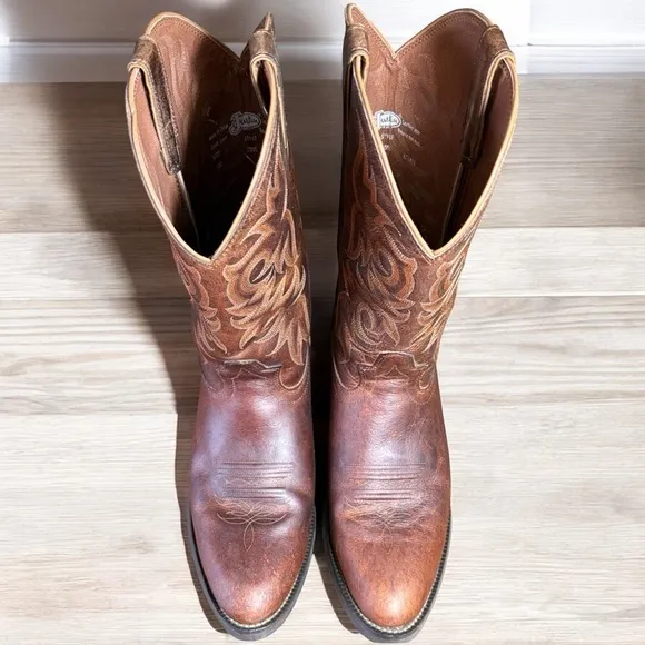 Justin Boots-Men’s size 13D style2555. Genuine leather/great stitching. Like new