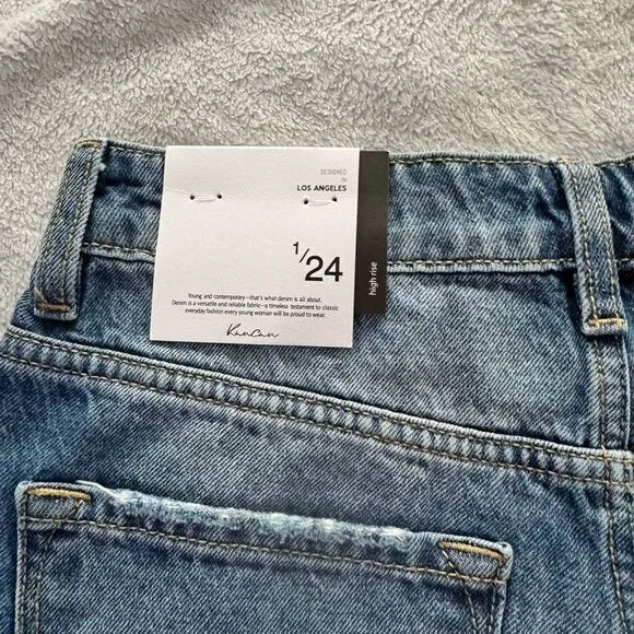 KANCAN HIGH RISE FRAYED HEM DENIM SHORTS Size 1