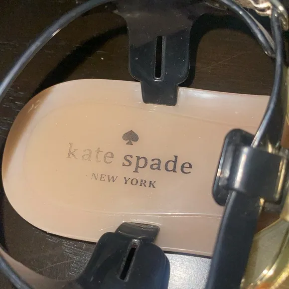 KATE SPADE BLACK PATENT LEATHER, GOLD BOW , BUCKLE SANDALS FLIP FLOPS SIZE 7