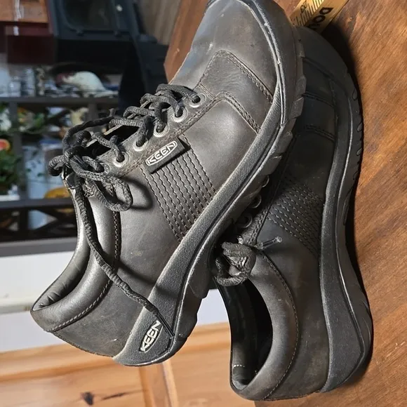 Keen Austin Black Leather Water Proof Shoes Mens Size 8.5