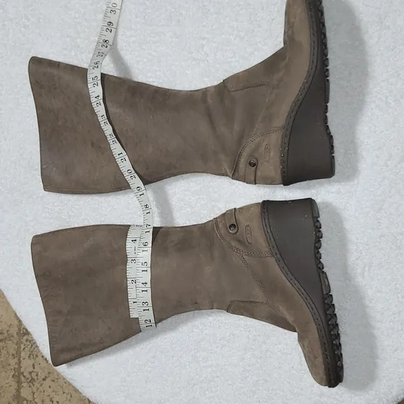Keen Brown Nubuck Tall Wedge Boots Women's Boots Size 6.5