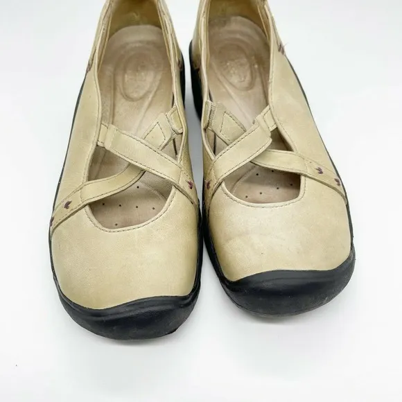 Keen Embroidered Mary Janes Shoes Sz 7.5 Off White Leather Criss Cross Strap