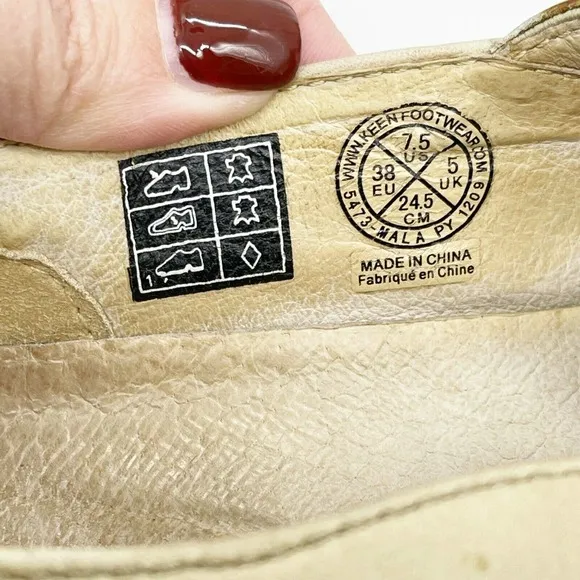 Keen Embroidered Mary Janes Shoes Sz 7.5 Off White Leather Criss Cross Strap