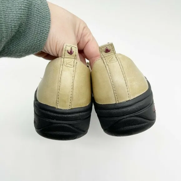 Keen Embroidered Mary Janes Shoes Sz 7.5 Off White Leather Criss Cross Strap