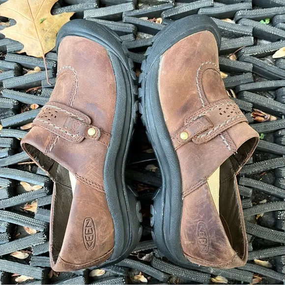 Keen Kaci Leather Slip On Shoes Sz 6