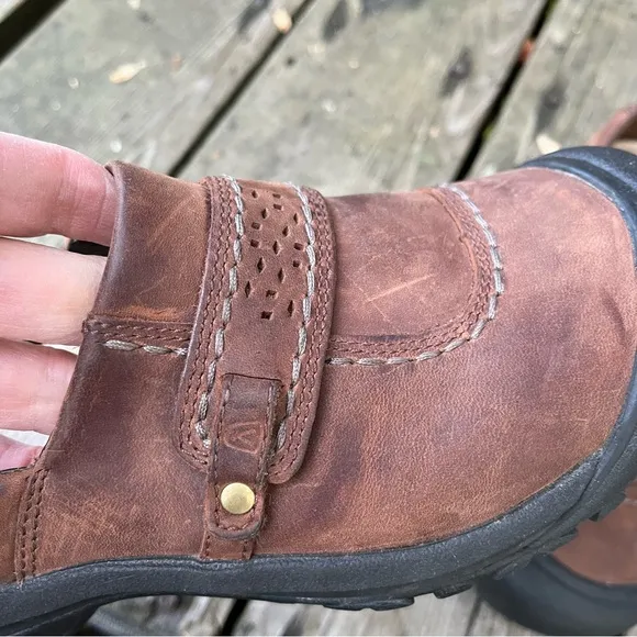 Keen Kaci Leather Slip On Shoes Sz 6