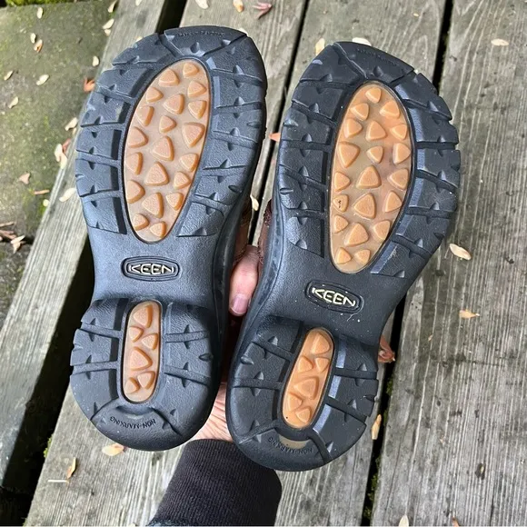 Keen Kaci Leather Slip On Shoes Sz 6