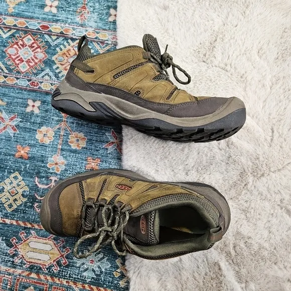 KEEN Men’s Circadia Vent Low Height Breathable Hiking Shoes US 10.5