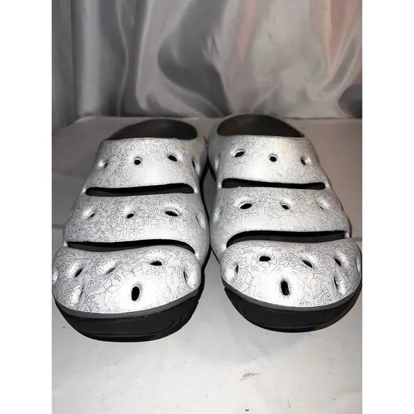 KEEN SANDALS YOGUI ARTS FLORAL GRAY SLIP ON COMFORT CLOGS MENS SIZE 12