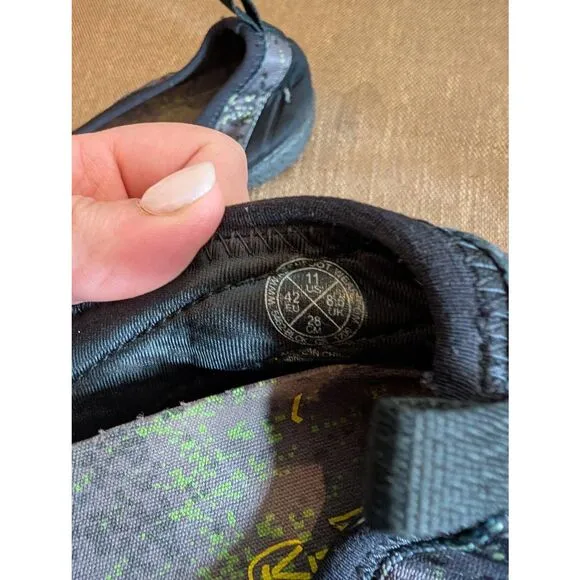 Keen size 11 Women's Barefoot Water Shoes