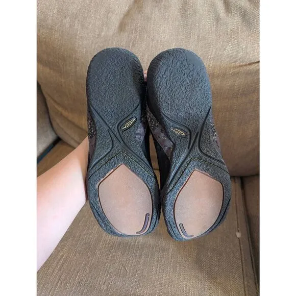 Keen size 11 Women's Barefoot Water Shoes