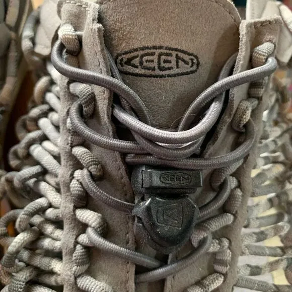 KEEN UNEEK Sandals in Light Gray Size 13