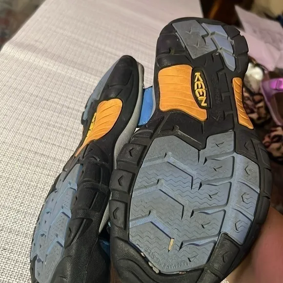 Keen water shoes 🥰, size