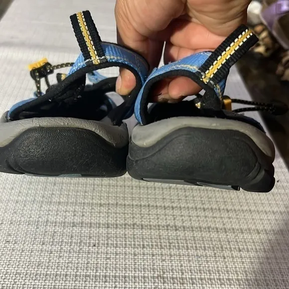 Keen water shoes 🥰, size