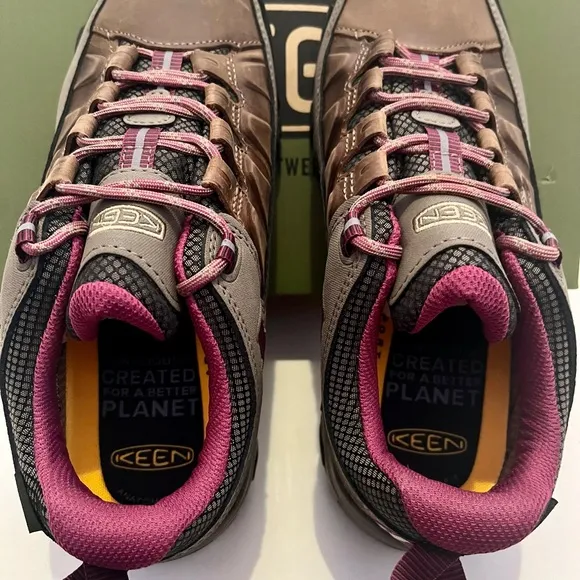 KEEN Weiss &amp; Boysenberry Targhee 111 Waterproof Leather Hiking Shoes.