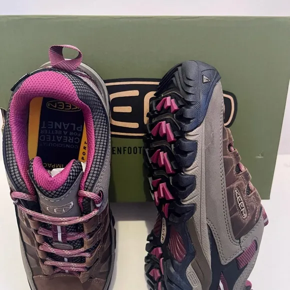 KEEN Weiss &amp; Boysenberry Targhee 111 Waterproof Leather Hiking Shoes.
