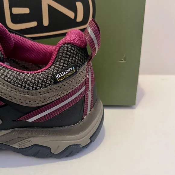 KEEN Weiss &amp; Boysenberry Targhee 111 Waterproof Leather Hiking Shoes.