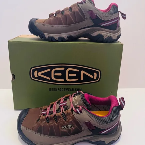 KEEN Weiss &amp; Boysenberry Targhee 111 Waterproof Leather Hiking Shoes.