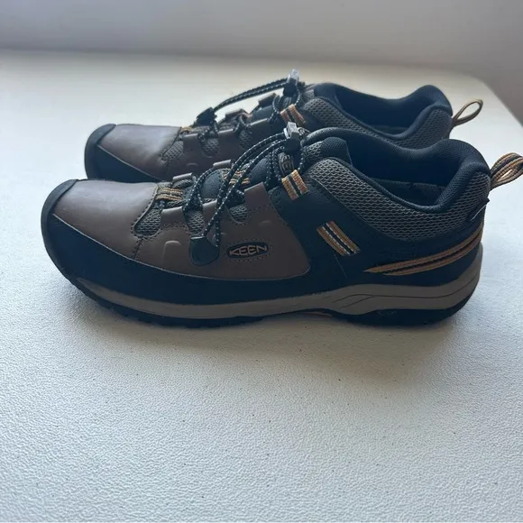 Keen woman’s  Waterproof Leather Hiking Elastic Lace-up Shoes Brown